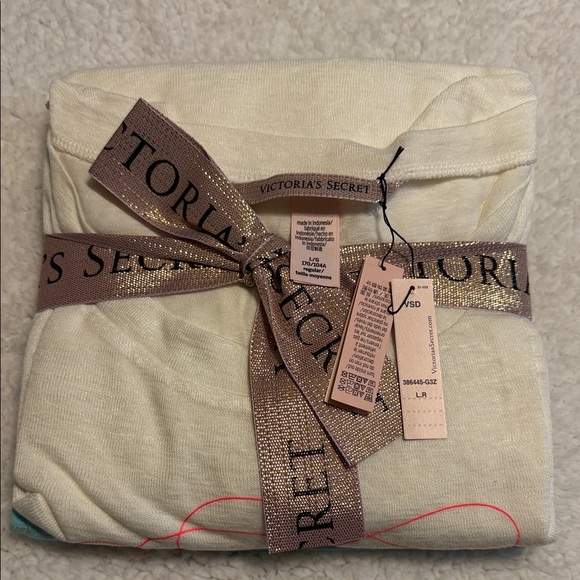 Victoria's Secret Cream and Blue Pajama set - Picture 5 of 6